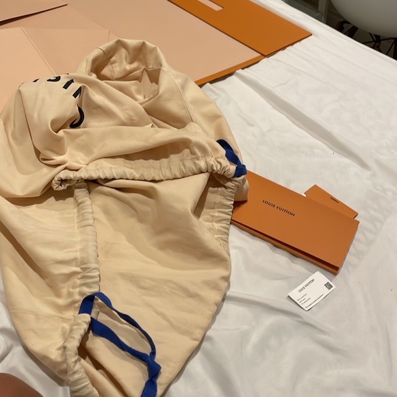 Monogram Macassar emanates premium sportswear allure. - Picture 7 of 7